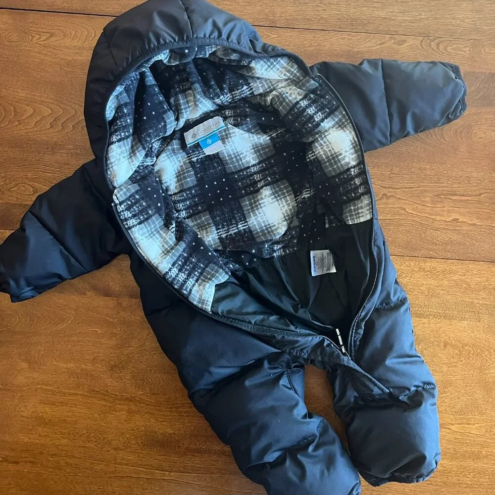 Columbia black down snowsuit 6-12m